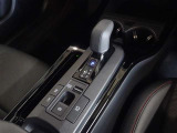 電動パーキングブレーキ・ブレーキホールドを装備してます。ホールド機能は信号待ちが多い一般道で疲労軽減になり、大好評です!