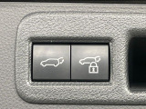 【パワーバックドア】スマートキーや運転席のボタンを押すだけでリアゲートが自動で開閉します!荷物を持っている時や、高い位置にあるバックドアを閉める際に便利な機能です♪
