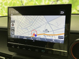 運転席からの視認性に優れた、見やすい地図画面です。目的地設定も簡単に行え、スムーズなナビゲーションをサポートします。