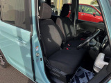 運転席シート廻りは使用感も少なく、良好な状態となっています。丁寧に使われていたことがよくわかりますね。