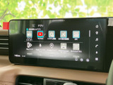 様々な情報を表示できるモニターは、運転をサポートする頼もしい相棒です。地図表示でスムーズなナビゲーションを体験ください。
