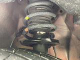 お車を安心してお乗りいただく為には、足回りの定期点検が欠かせません。サービスサポート(有償保証)では無料点検もご提供しており、安心のカーライフをお過ごしいただけるサポート体制が整っています。