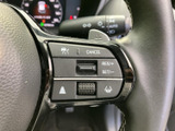 操作しやすいウインカーレバーは、安全な車線変更をサポート。スムーズな操作で、周囲への意思表示を確実に行えます。