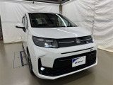 LEDヘッドライトです。デザイン性がよくとても明るいので、夜間の走行や悪天候でも安心です。しかも長寿命!