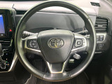 【純正革巻きステアリング】上質な革を使用することで、手にしっかり馴染みとても運転しやすいハンドルです♪