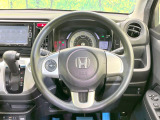 【ステアリングスイッチ】運転中、前方から目線をそらすことなく、オーディオ等の操作が可能な便利機能!安心&快適なドライブを演出してくれます♪