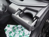 車内はドリンクホルダーや収納スペースも多く、使い勝手良好です♪