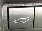 【パワーバックドア】スマートキーや運転席のボタンを押すだけでリアゲートが自動で開閉します!荷物を持っている時や、高い位置にあるバックドアを閉める際に便利な機能です♪