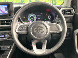 インテリアに合わせたデザインのステアリングは、運転される方のことも考え、運転しやすい形状、大きさです。是非一度、実際に触ってお確かめください。