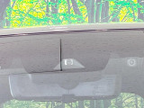 【トヨタセーフティセンス】走行中に前方の車両等を認識し、衝突しそうな時は警報とブレーキで衝突回避と被害軽減をアシスト。より安全にドライブをお楽しみいただけます。