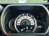 重要な情報を分かりやすく表示。運転に必要な情報を一目で確認できるので、運転に集中できます。視認性の高いデザインも魅力です。