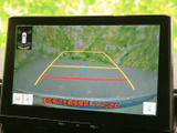 狭い場所での駐車も安心。後方の状況を画面で確認できるので、安全に駐車操作を行えます。運転に自信がない方にもおすすめです。