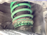 【TEIN車高調】車高が低くなり、スタイリッシュな見た目となっております。車両の重心が下がる事で、走行時の安定性も向上します♪
