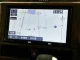 鮮明な地図表示で、道に迷う心配はありません。渋滞情報もリアルタイムで確認できるので、スムーズな移動が可能です。