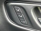 【メモリー機能付きパワーシート】ドライバーごとに設定したシート位置を記憶して、ボタン一つで切り替えできる便利な機能!運転する方が複数名いらっしゃるご家庭におすすめです♪