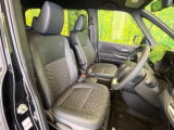 運転席シート廻りは使用感も少なく、良好な状態となっています。丁寧に使われていたことがよくわかりますね。
