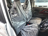 【届出(登録)済未使用車とは】自動車の分類では「新車」「中古車」この2種類しかありません。走行距離が100km未満かつ初度登録または初度届出された車両を「届出(登録)済未使用車」と呼んでいます。