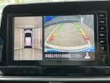 後方カメラで車両後方の状況を鮮明に確認でき、駐車時の安全をサポートします。狭い場所での取り回しも安心です。後退時の安全確認に役立ちます。