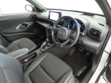 シンプルで使いやすいデザインの運転席です。