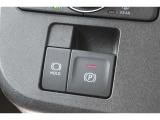 電動パーキングブレーキを搭載。スイッチ操作でパーキングブレーキを作動・解除することが可能ですので、操作の力が不要ですよ♪