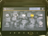 ラジオやCD、USBなど、様々なメディアに対応。お好みの音楽をクリアな音質で楽しめます。長距離ドライブも快適に過ごせますよ。