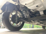 お車を安心してお乗りいただく為には、足回りの定期点検が欠かせません。サービスサポート(有償保証)では無料点検もご提供しており、安心のカーライフをお過ごしいただけるサポート体制が整っています。