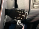 【クルーズコントロール】高速道路もラクラク走行。アクセルを離しても一定速度で走行ができ、長距離運転時の負担を軽減!加速・減速も簡単なスイッチ操作で調整できます。