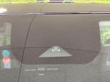 【エマージェンシーブレーキ】走行中に前方の車両等を認識し、衝突しそうな時は警報とブレーキで衝突回避と被害軽減をアシスト。より安全にドライブをお楽しみいただけます。