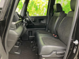 運転に集中できる、機能的なコクピット。洗練されたデザインと使いやすさを両立しています。快適な運転環境をサポートします。