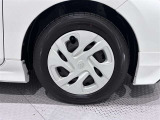 タイヤサイズは185/65R15です。