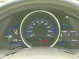 視認性の高いメーターで、運転に必要な情報をしっかり確認できます。運転状況を的確に把握し、安全運転を心がけましょう。