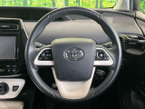 【純正革巻きステアリング】上質な革を使用することで、手にしっかり馴染みとても運転しやすいハンドルです♪