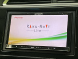 使いやすいインターフェースで、快適なドライブをサポート。目的地設定や音楽再生もスムーズに行えます。カーライフをより楽しく。