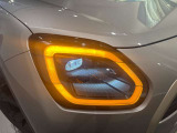 MINIを熟知したメカニックによる、100項目の納車前点検。ドイツ本国と同様の教育・訓練を受けたメカニックが、100項目にも上るポイントを徹底的に点検、整備した後にお客様にお引渡しします。