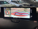 【360&deg;ビューモニター】専用のカメラにより、上から見下ろしたような視点で360度クルマの周囲を確認することができます☆死角部分も確認しやすく、狭い場所での切り返しや駐車もスムーズに行えます。