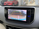 後方確認をサポートするモニター。駐車時の安全性を高め、狭い場所でもスムーズに駐車できます。運転に自信がない方にもおすすめです。