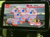 停車中に楽しめるTV機能。長距離移動の休憩時などに、ニュースやエンターテイメント番組を鑑賞できます。