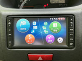 使いやすいナビ・オーディオシステム。運転に必要な情報を的確に表示し、快適なドライブをサポートします。音楽を楽しめます。