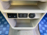 運転席・助手席にはシートヒーター機能が付いています。寒い日の心強い味方です♪