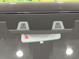 【スズキ セーフティサポート】走行中に前方の車両等を認識し、衝突しそうな時は警報とブレーキで衝突回避と被害軽減をアシスト。より安全にドライブをお楽しみいただけます。