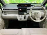 運転席からの視界は広く、運転操作もスムーズに行えます。快適な運転環境が、毎日の移動をサポートします。