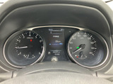 視認性の高いメーター類が、運転に必要な情報を的確に伝えます。運転状況を把握しやすく、安全な運転に貢献します。