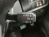 【クルーズコントロール】高速道路もラクラク走行。アクセルを離しても一定速度で走行ができ、長距離運転時の負担を軽減!加速・減速も簡単なスイッチ操作で調整できます。