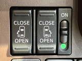 【両側パワースライドドア】スマートキーや運転席のスイッチで後席両側スライドドアの開閉が可能♪電動だから力を入れてドアを開ける必要が無く、小さなお子様でも簡単に開け閉めでき快適です♪