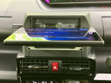 様々な情報を表示できるモニターは、ドライブ中の頼もしい相棒です。車両情報や設定変更も簡単に行えます。使いやすさを追求しています。