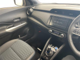 【 オートエアコン 】車内温度を感知して自動で温度調整をしてくれるのでいつでも快適な車内空間を創り上げます!