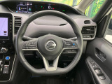 【純正革巻きステアリング】上質な革を使用することで、手にしっかり馴染みとても運転しやすいハンドルです♪