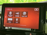 Bluetooth接続やHDMI入力に対応し、様々な映像ソースを楽しめます。後席でのエンターテイメントにも最適です。