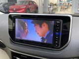 お気に入りの音楽やラジオをクリアな音質で。様々なソースに対応し、快適な車内空間を演出します。操作も簡単で直感的に使えます。