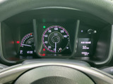 視認性の高いメーター類は、運転に必要な情報を的確にドライバーへ伝えます。安全運転をサポートする機能も充実しています。